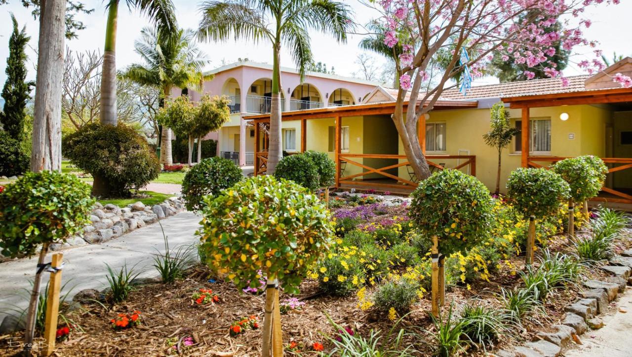 Shaar Hagolan Kibbutz Country Lodging Exterior photo