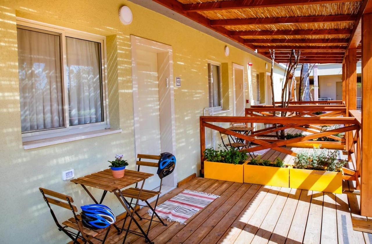Shaar Hagolan Kibbutz Country Lodging Exterior photo