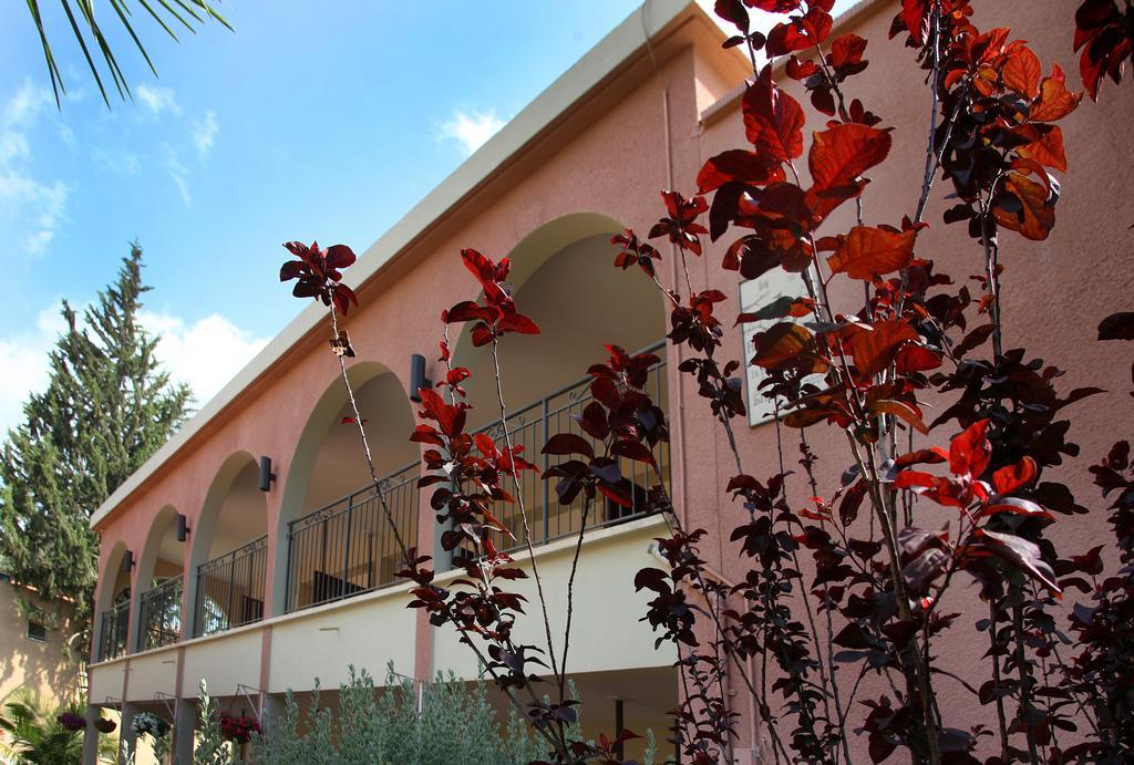 Shaar Hagolan Kibbutz Country Lodging Exterior photo