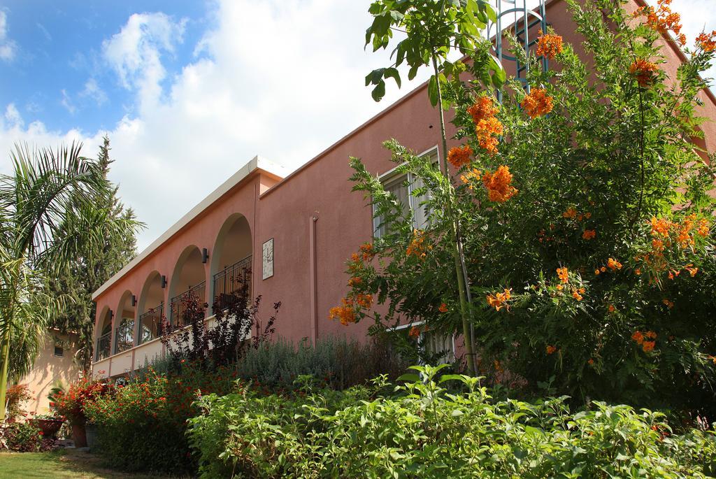 Shaar Hagolan Kibbutz Country Lodging Exterior photo