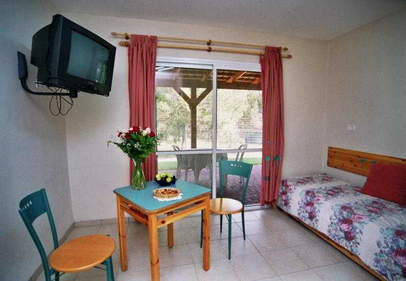 Shaar Hagolan Kibbutz Country Lodging Exterior photo