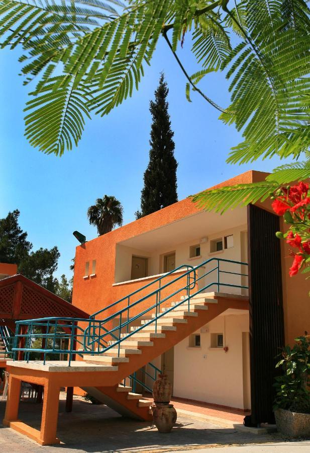 Shaar Hagolan Kibbutz Country Lodging Exterior photo