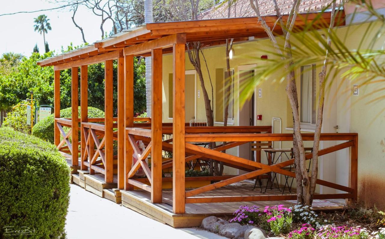 Shaar Hagolan Kibbutz Country Lodging Exterior photo