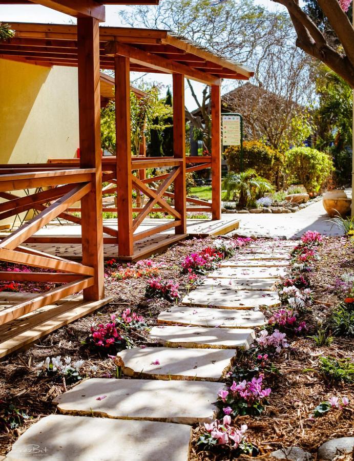 Shaar Hagolan Kibbutz Country Lodging Exterior photo